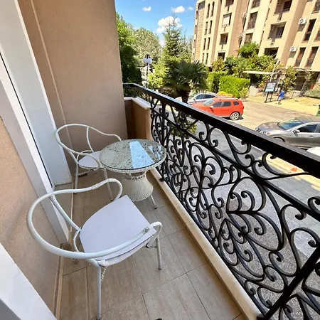 двухкомнатный в комплексе Dawn Park Deluxe Апартамент *